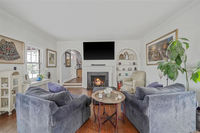 195 Cedar Swamp Road, Glen Head, NY 11545