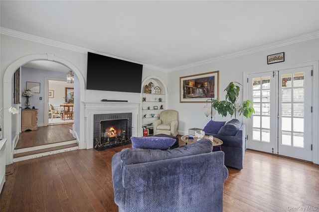 195 Cedar Swamp Road, Glen Head, NY 11545