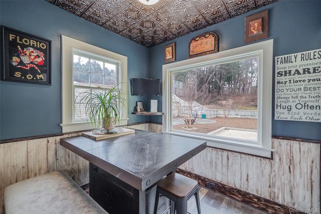 195 Cedar Swamp Road, Glen Head, NY 11545