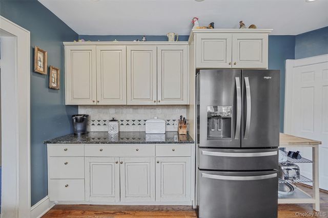 195 Cedar Swamp Road, Glen Head, NY 11545