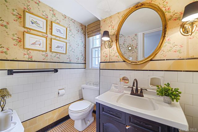 195 Cedar Swamp Road, Glen Head, NY 11545