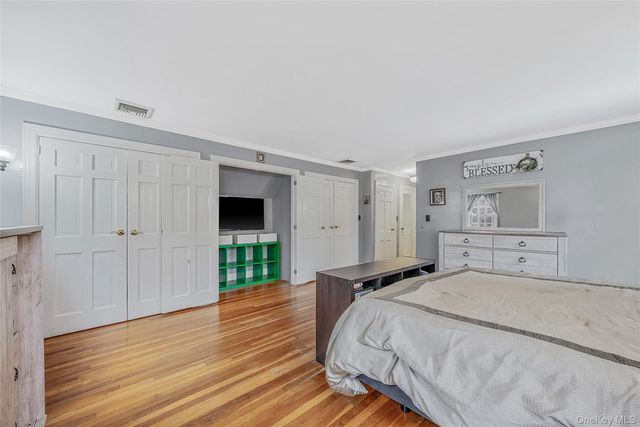 195 Cedar Swamp Road, Glen Head, NY 11545