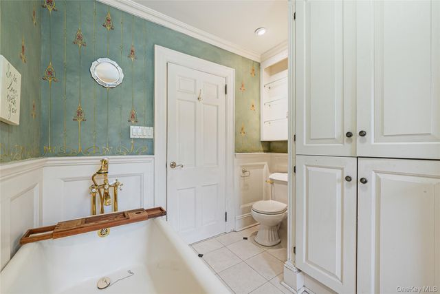 195 Cedar Swamp Road, Glen Head, NY 11545