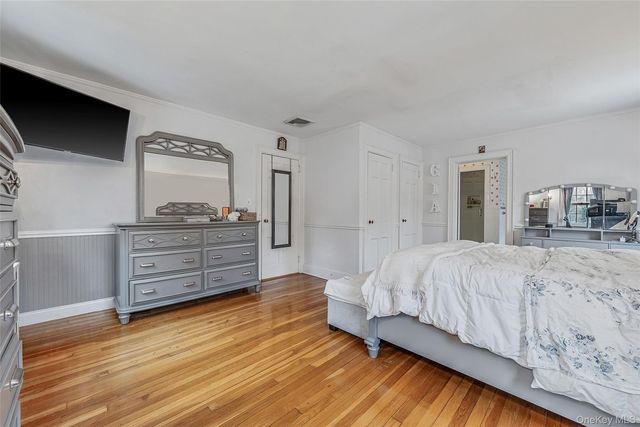 195 Cedar Swamp Road, Glen Head, NY 11545