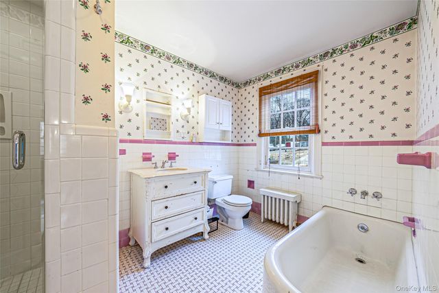 195 Cedar Swamp Road, Glen Head, NY 11545