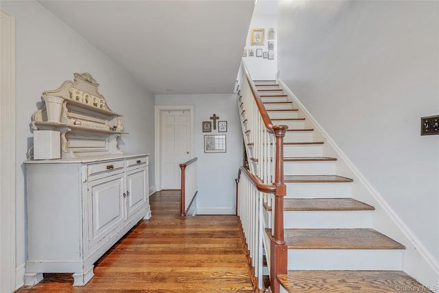 195 Cedar Swamp Road, Glen Head, NY 11545