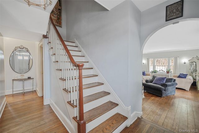 195 Cedar Swamp Road, Glen Head, NY 11545