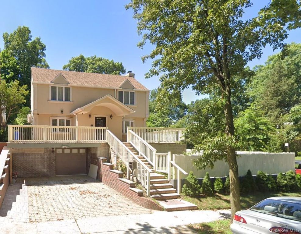 139-04 Coolidge Avenue, Briarwood, NY 11435 — exterior