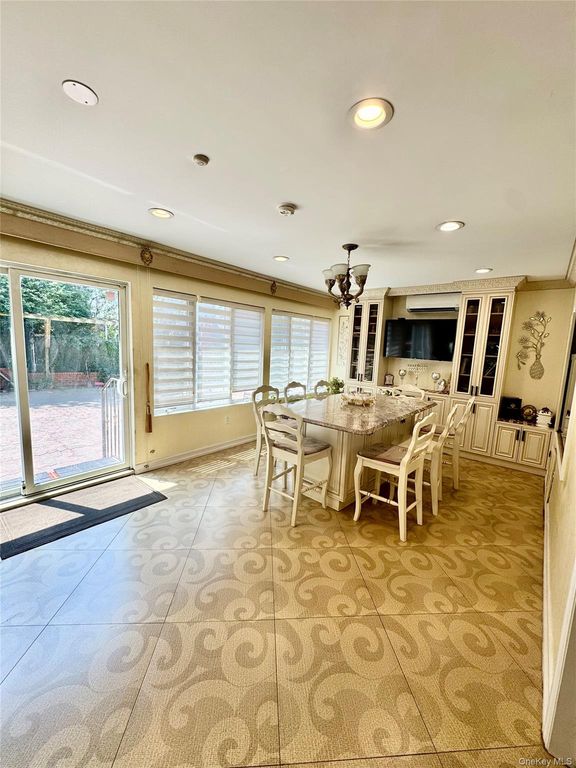 139-04 Coolidge Avenue, Briarwood, NY 11435 — photo 3