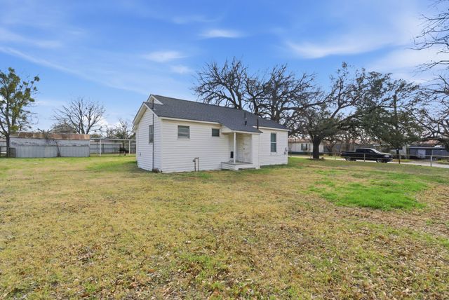 1013 Tejas Lane, Stephenville, TX 76401