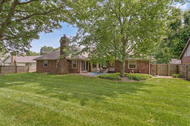 1735 E Vincent Drive, Springfield, MO 65804