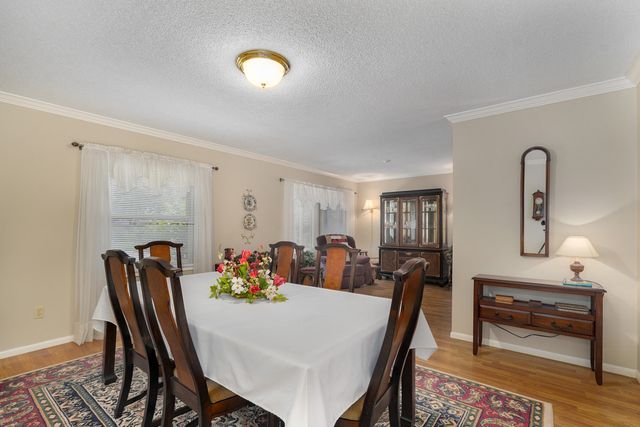1735 E Vincent Drive, Springfield, MO 65804
