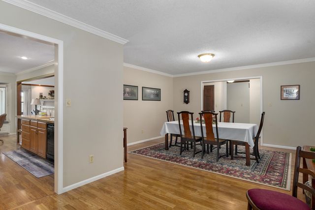 1735 E Vincent Drive, Springfield, MO 65804