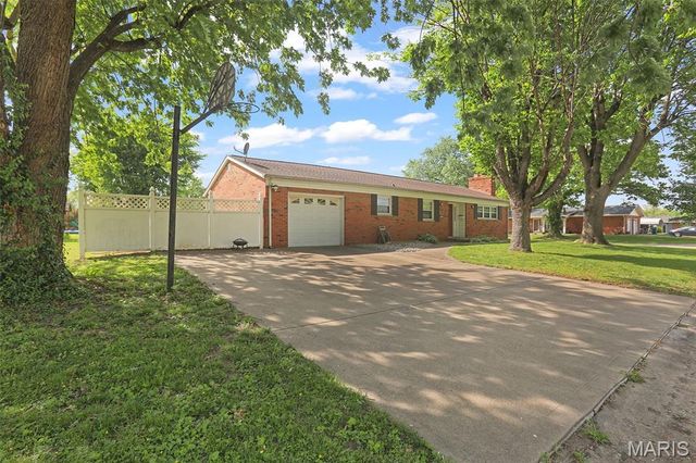 59 Janine Court, Granite City, IL 62040
