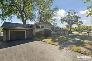 6015 Rowley Boulevard, Waterford, MI 48329