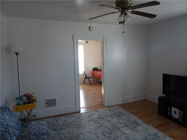 202-204 N 3rd St, Youngwood, PA 15697