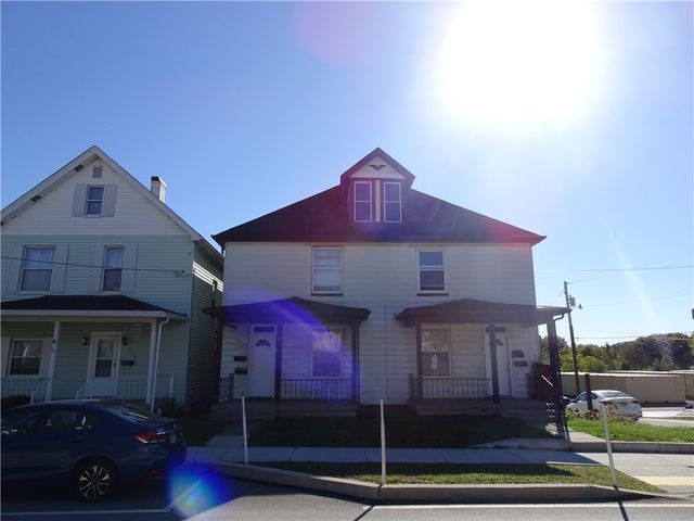 202-204 N 3rd St, Youngwood, PA 15697
