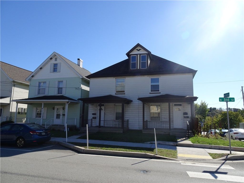 202-204 N 3rd St, Youngwood, PA 15697