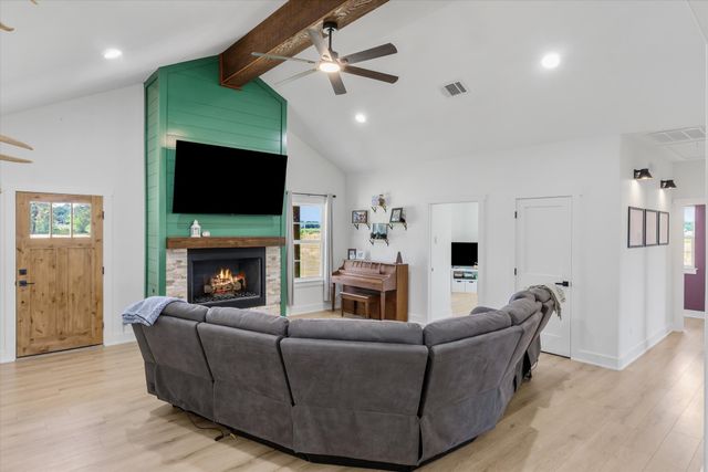 832 Vz County Road 4512, Ben Wheeler, TX 75754