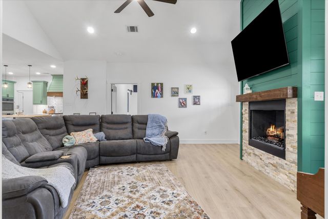 832 Vz County Road 4512, Ben Wheeler, TX 75754
