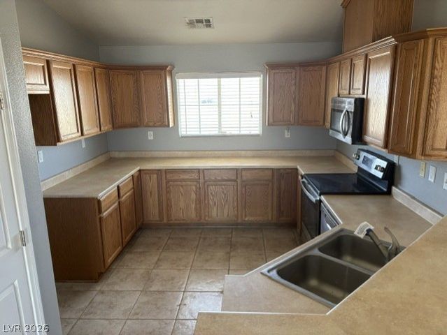 1211 Warehouse Road, Pahrump, NV 89048