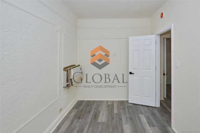 865 E 215th Street, Bronx, NY 10467