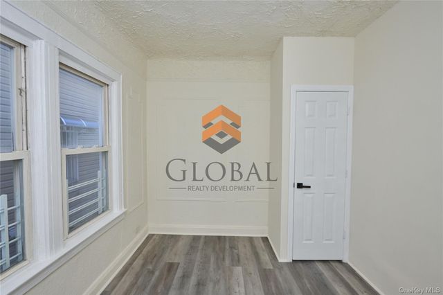 865 E 215th Street, Bronx, NY 10467