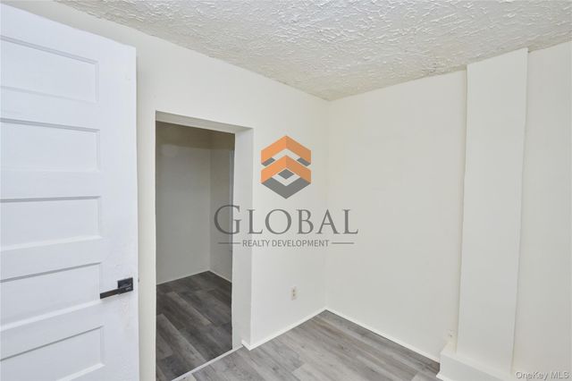 865 E 215th Street, Bronx, NY 10467