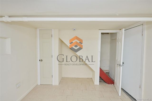 865 E 215th Street, Bronx, NY 10467