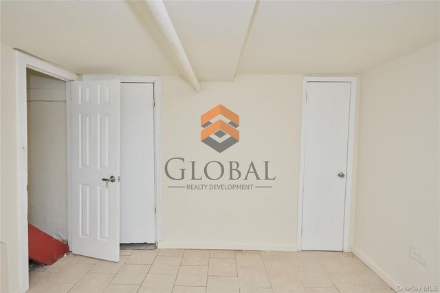 865 E 215th Street, Bronx, NY 10467