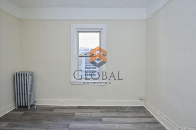 865 E 215th Street, Bronx, NY 10467