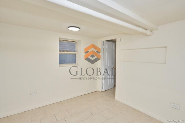 865 E 215th Street, Bronx, NY 10467