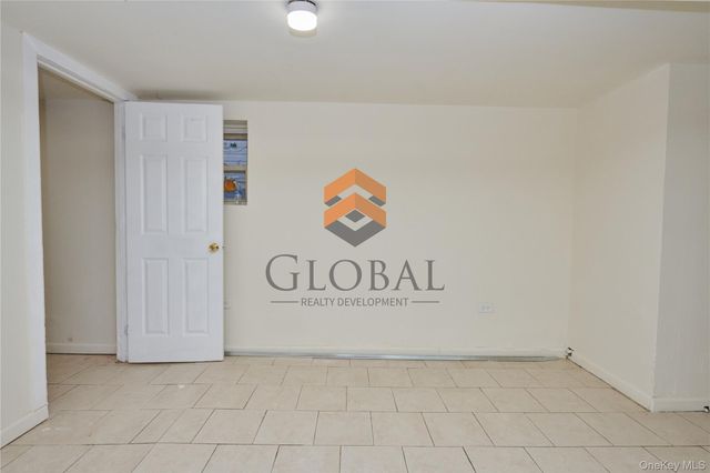 865 E 215th Street, Bronx, NY 10467