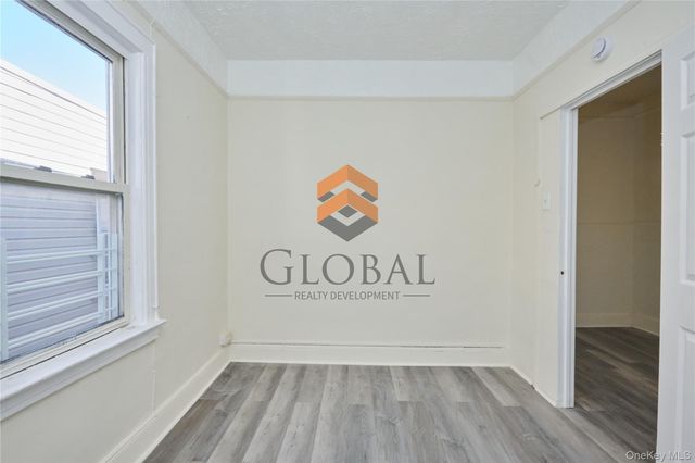 865 E 215th Street, Bronx, NY 10467