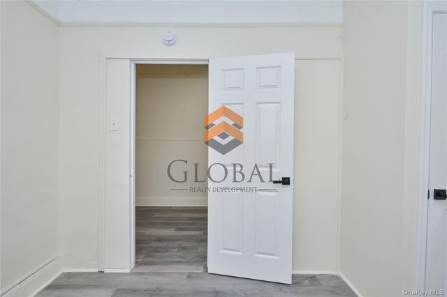 865 E 215th Street, Bronx, NY 10467