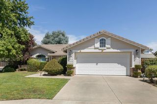 2671 Dennis Avenue, Clovis, CA 93611