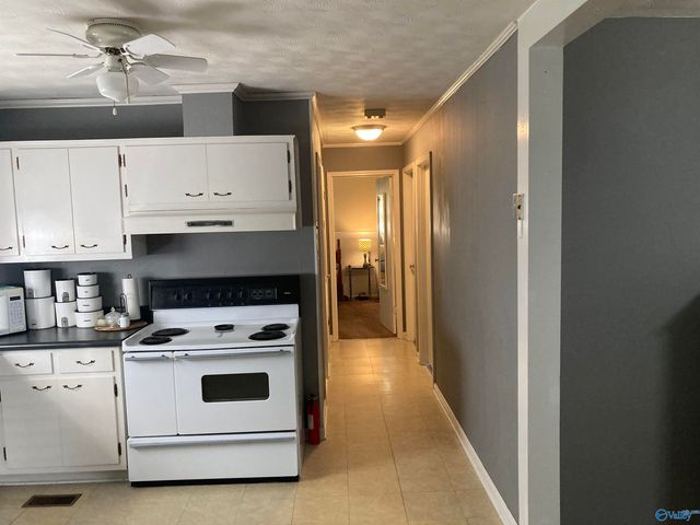 756 SW Morris Street SW, Hartselle, AL 35640