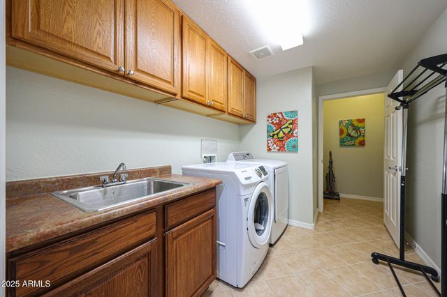 33550 N DOVE LAKES Drive 2035, Cave Creek, AZ 85331