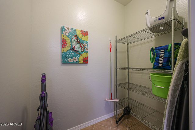 33550 N DOVE LAKES Drive 2035, Cave Creek, AZ 85331