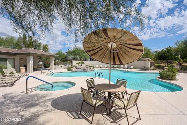 33550 N DOVE LAKES Drive 2035, Cave Creek, AZ 85331