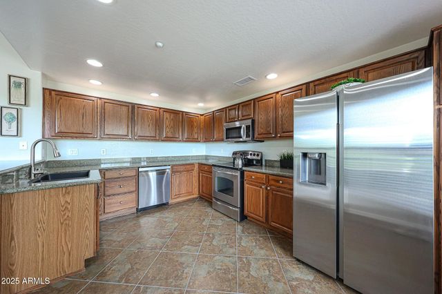 33550 N DOVE LAKES Drive 2035, Cave Creek, AZ 85331