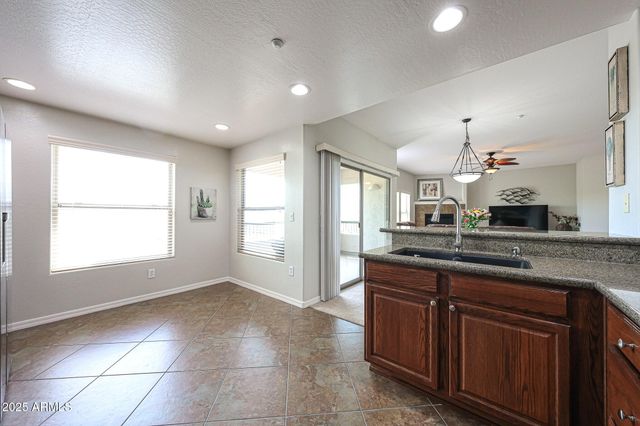 33550 N DOVE LAKES Drive 2035, Cave Creek, AZ 85331