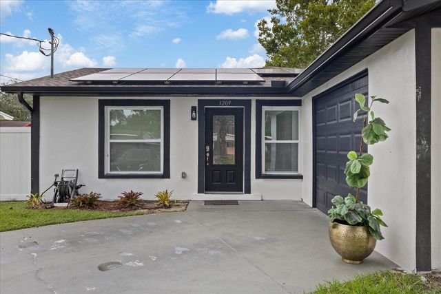 3209 E HANNA AVENUE, Tampa, FL 33610