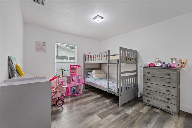 3209 E HANNA AVENUE, Tampa, FL 33610