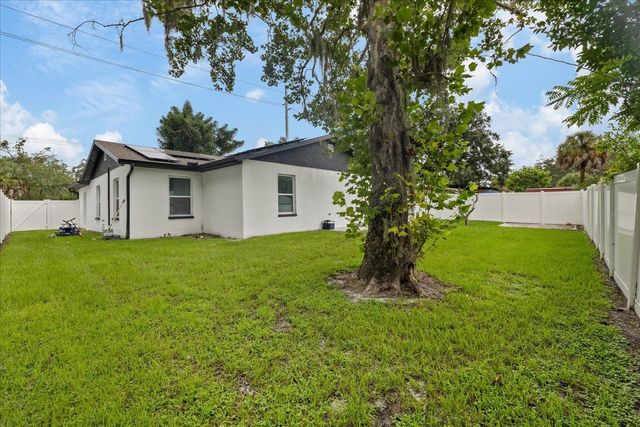 3209 E HANNA AVENUE, Tampa, FL 33610