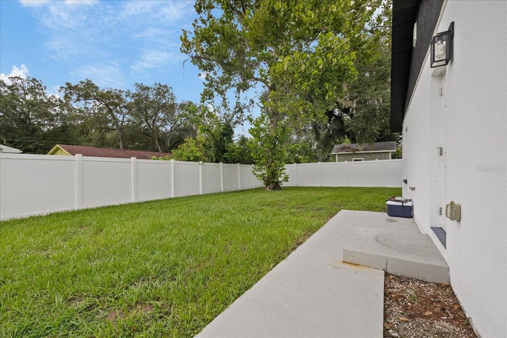 Image 32 of property listing at 3209 E HANNA AVENUE, Tampa, FL 33610