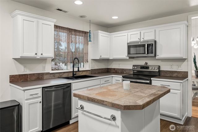 1506 SW 33rd Ave Ct Avenue Ct, Puyallup, WA 98373