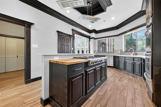 3010 Cedar Woods Place, Houston, TX 77068