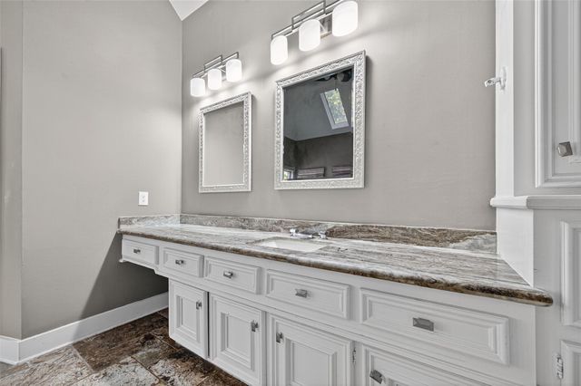 3010 Cedar Woods Place, Houston, TX 77068