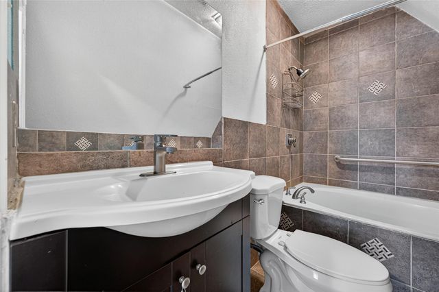 3010 Cedar Woods Place, Houston, TX 77068